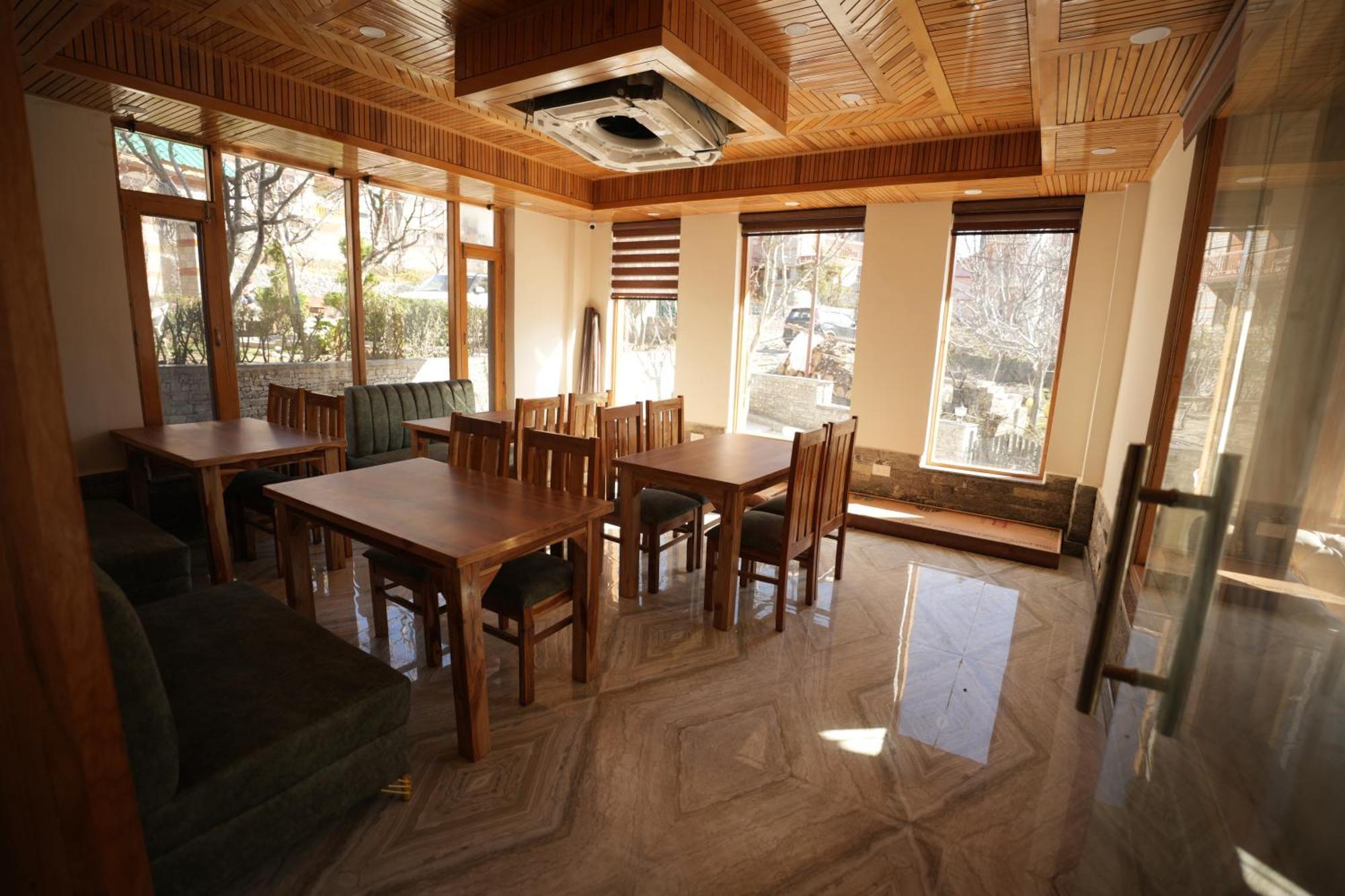 Wooden Castle Hotel And Resort - Manali (Himachal Pradesh) — Zdjęcia 3